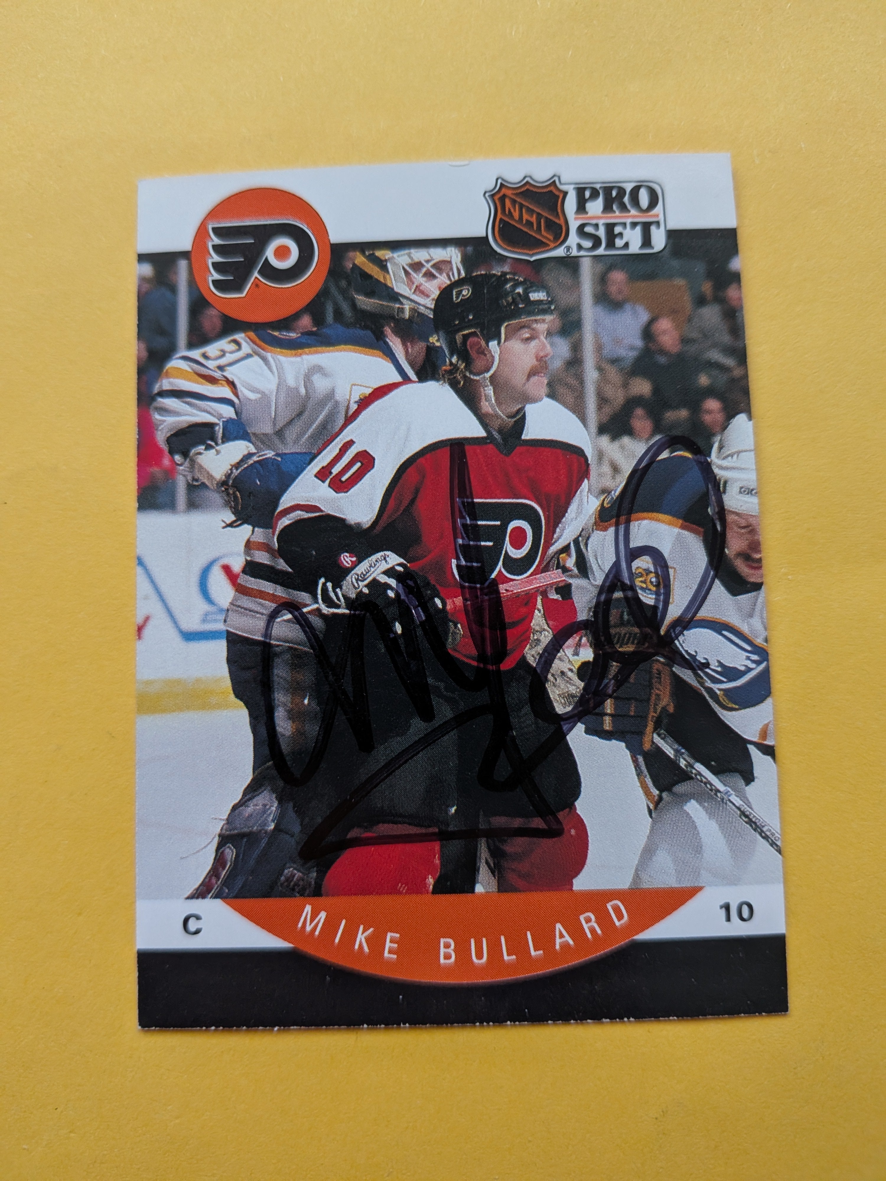 Mike Bullard Signed Philadelphia Flyers Card A