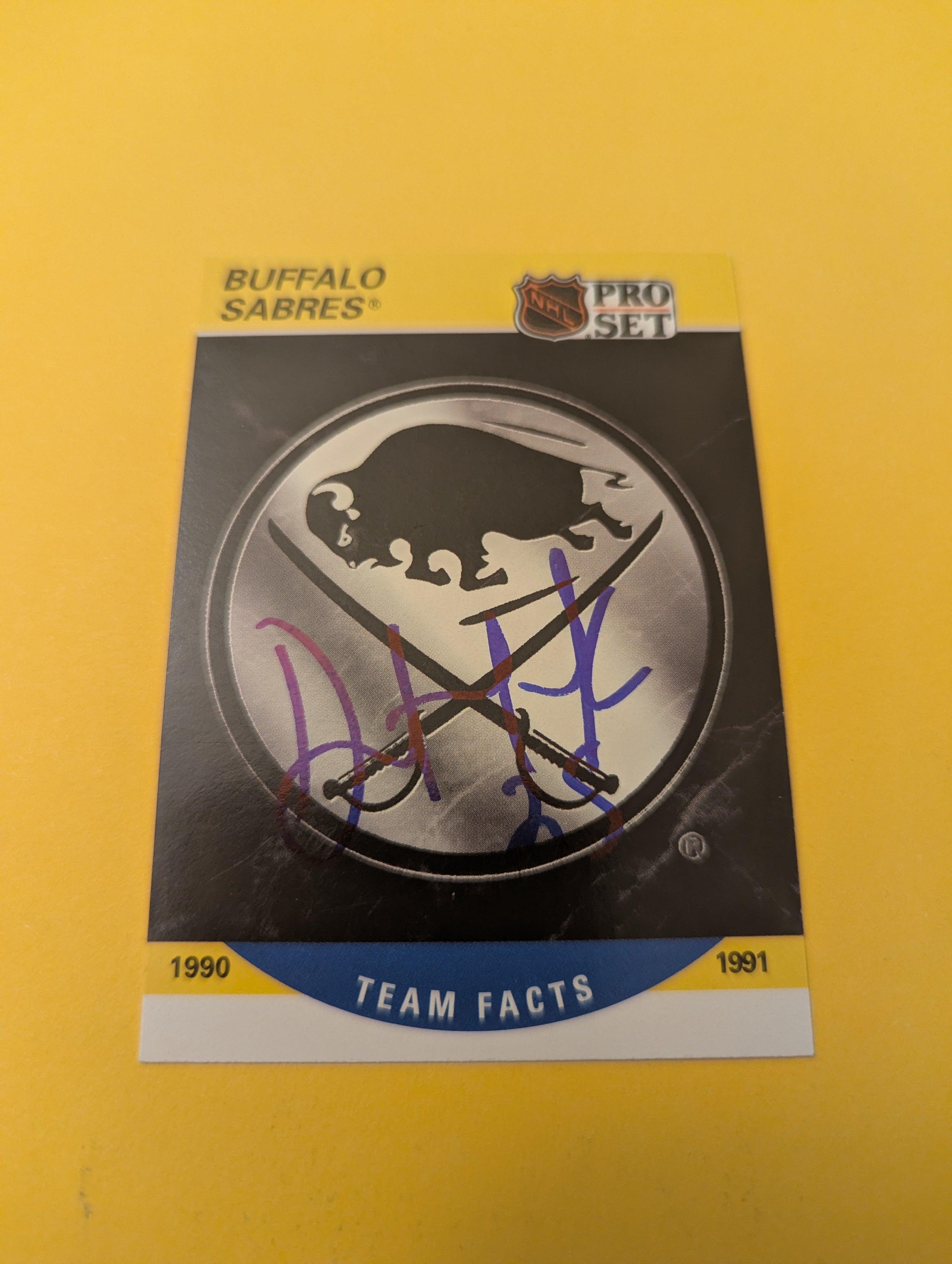Dave Andreychuk Signed Buffalo Sabres Card