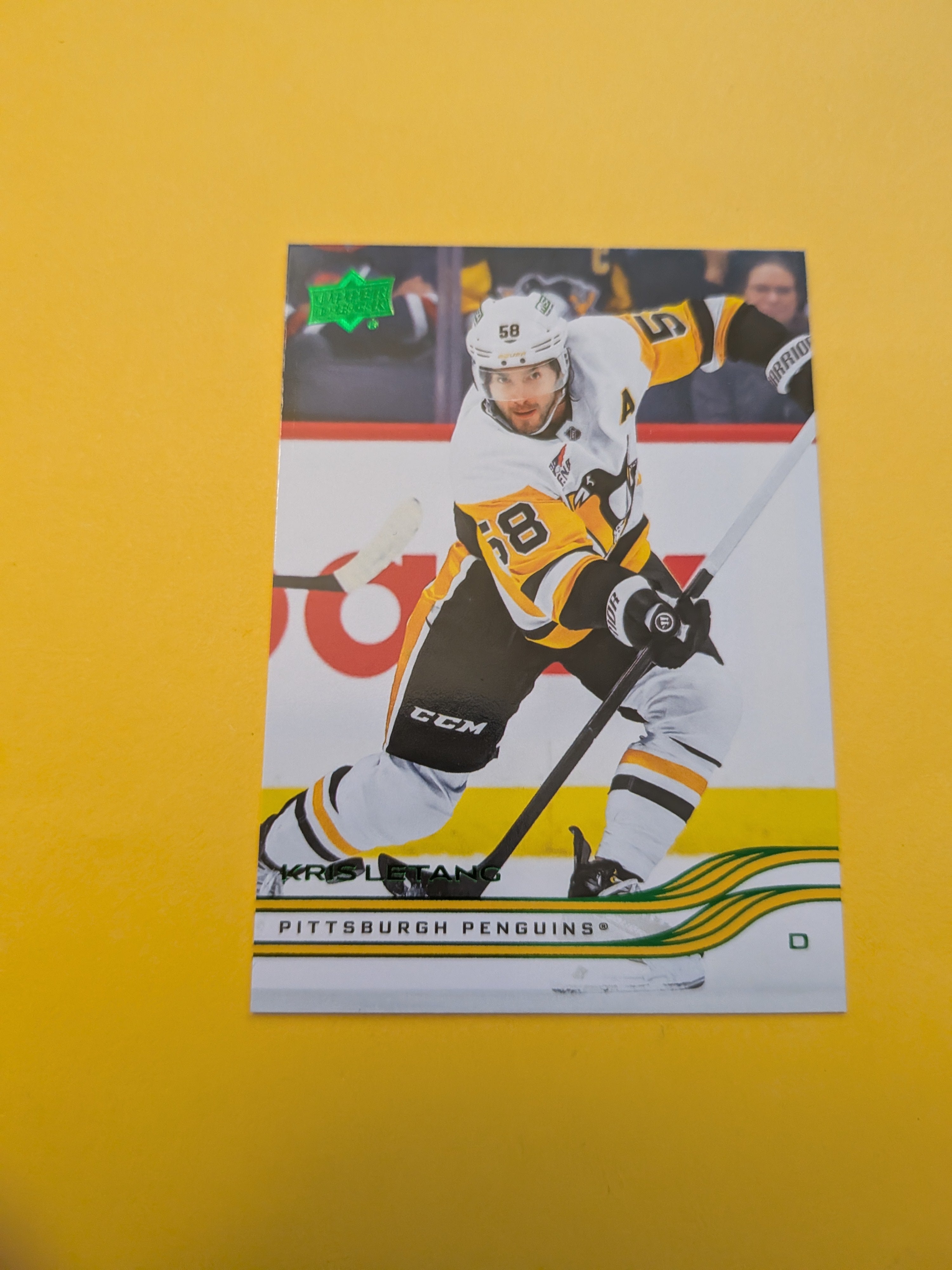 Kris Letang 25-26 Upper Deck Green Holiday Card