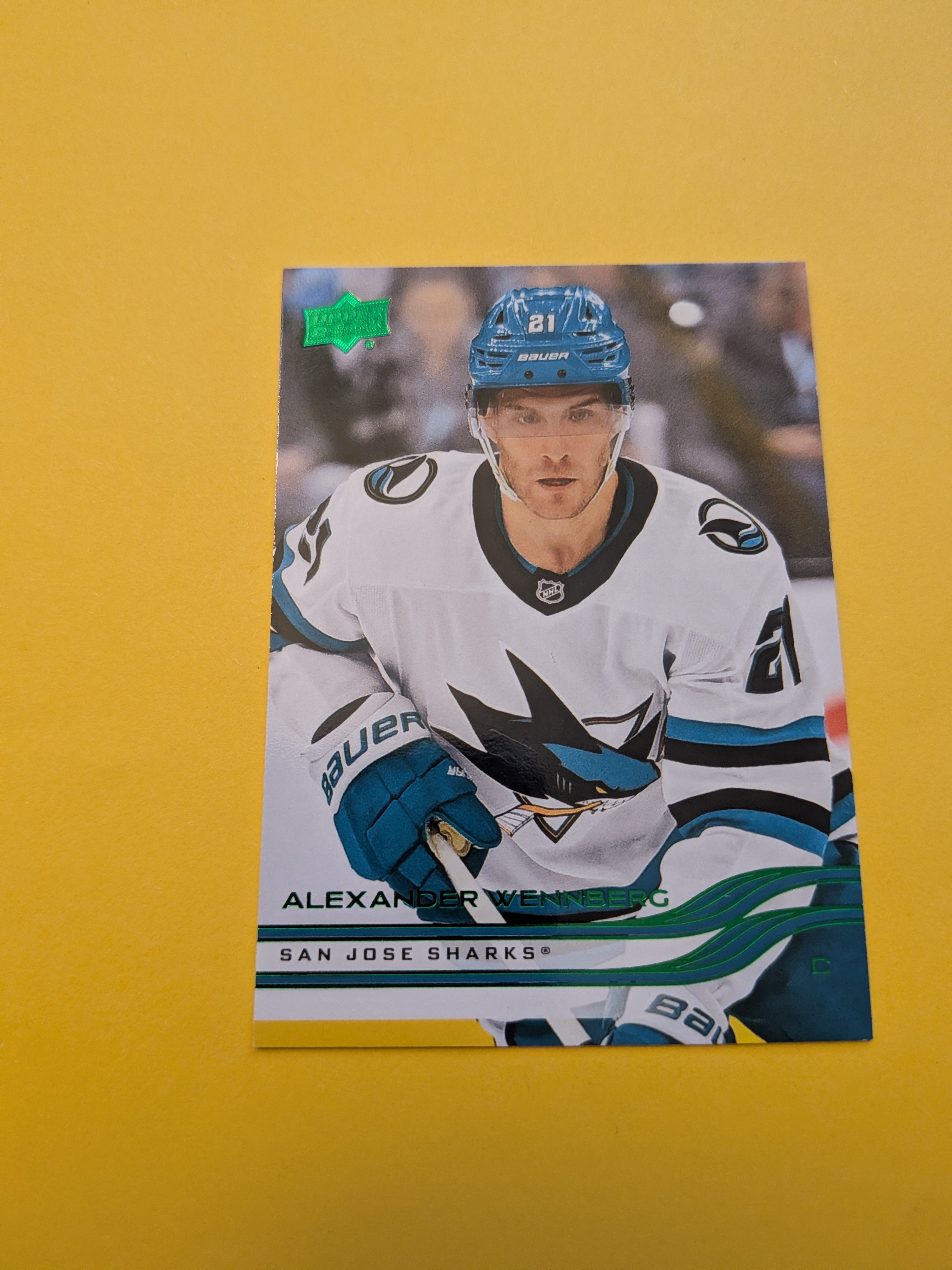 Alexander Wennberg 25-26 Upper Deck Green Holiday Card