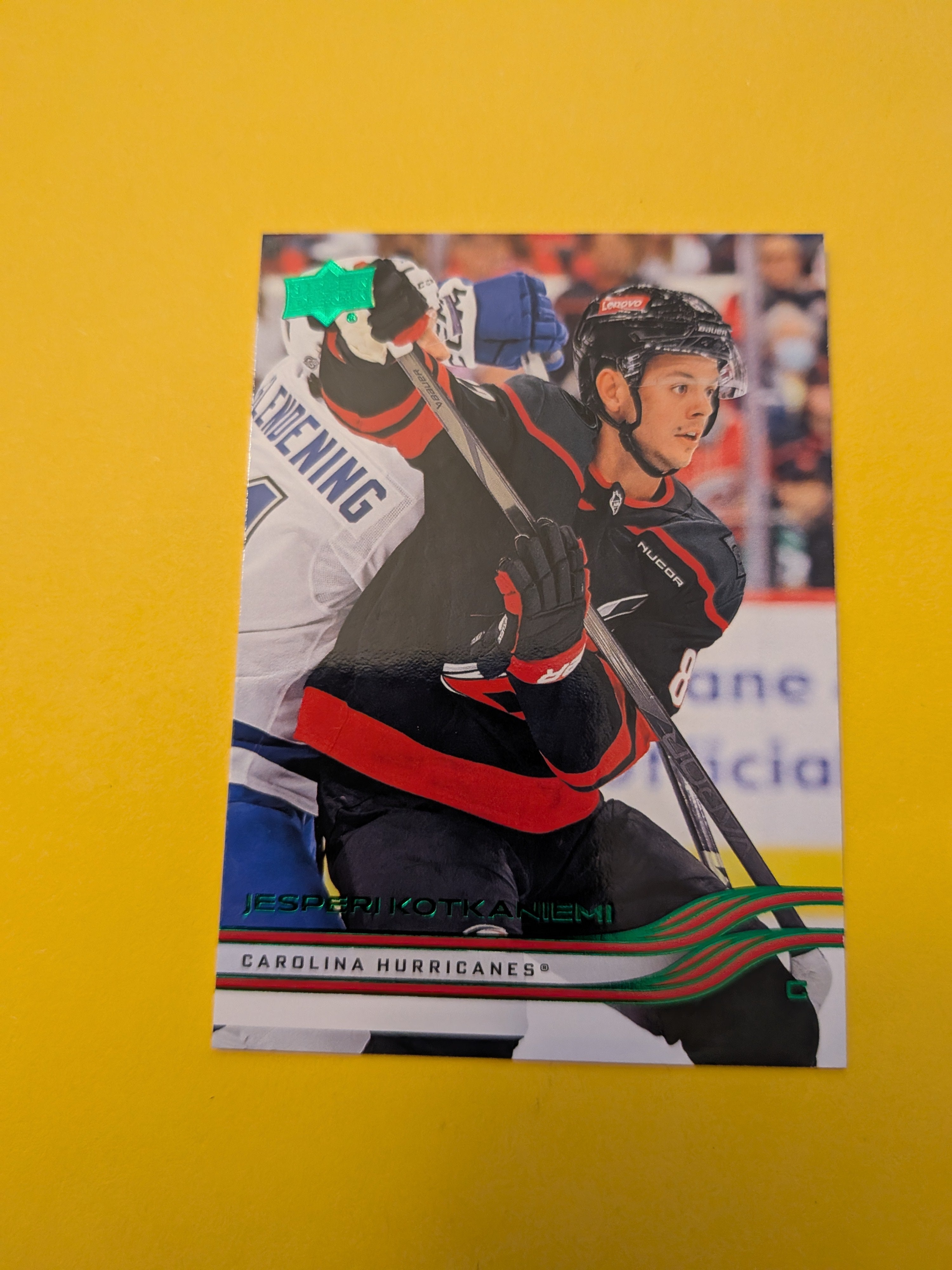 Jesperi Kotkaniemi 25-26 Upper Deck Green Holiday Card