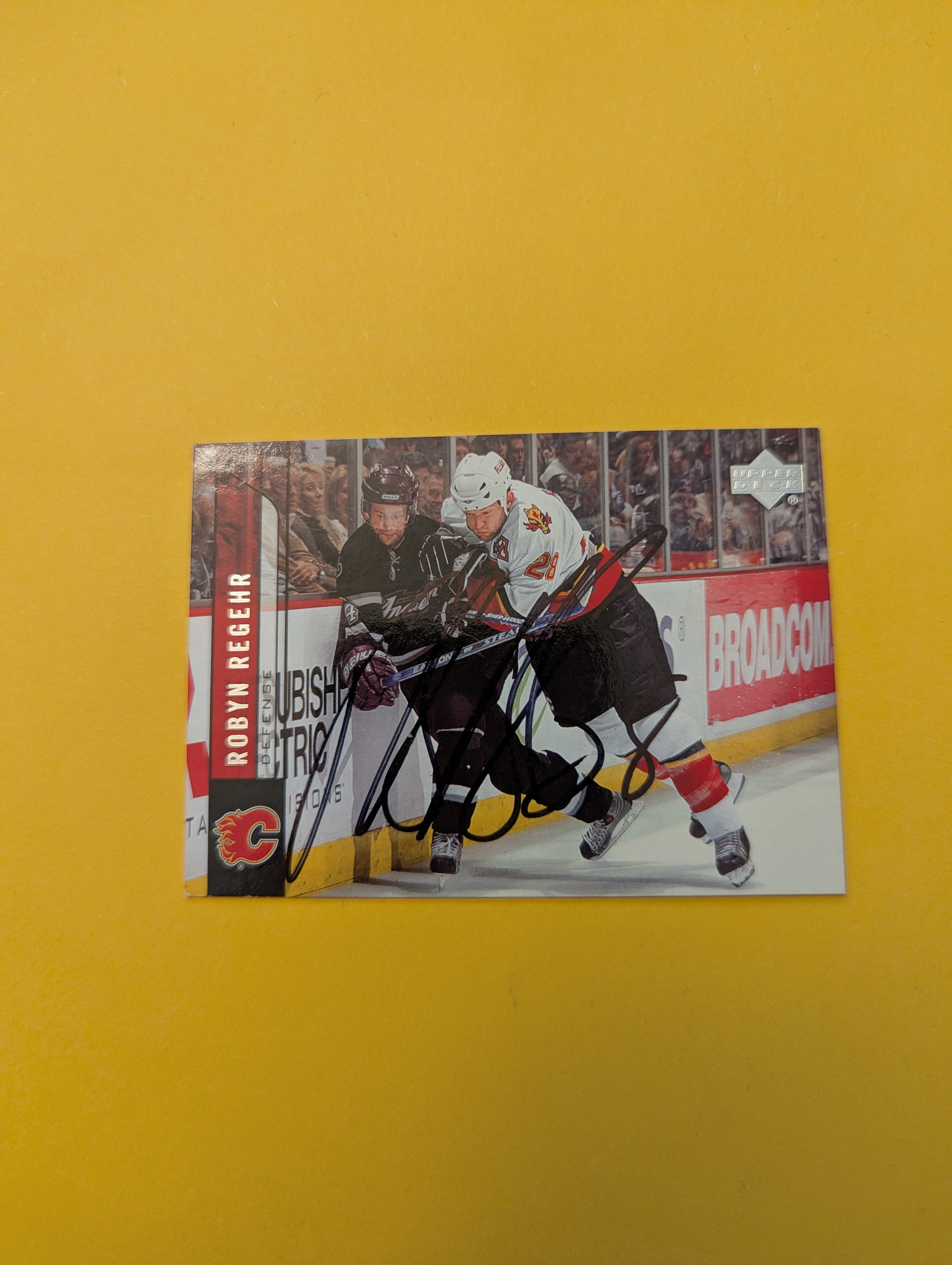 Robyn Regehr Signed Calgary Flames Card