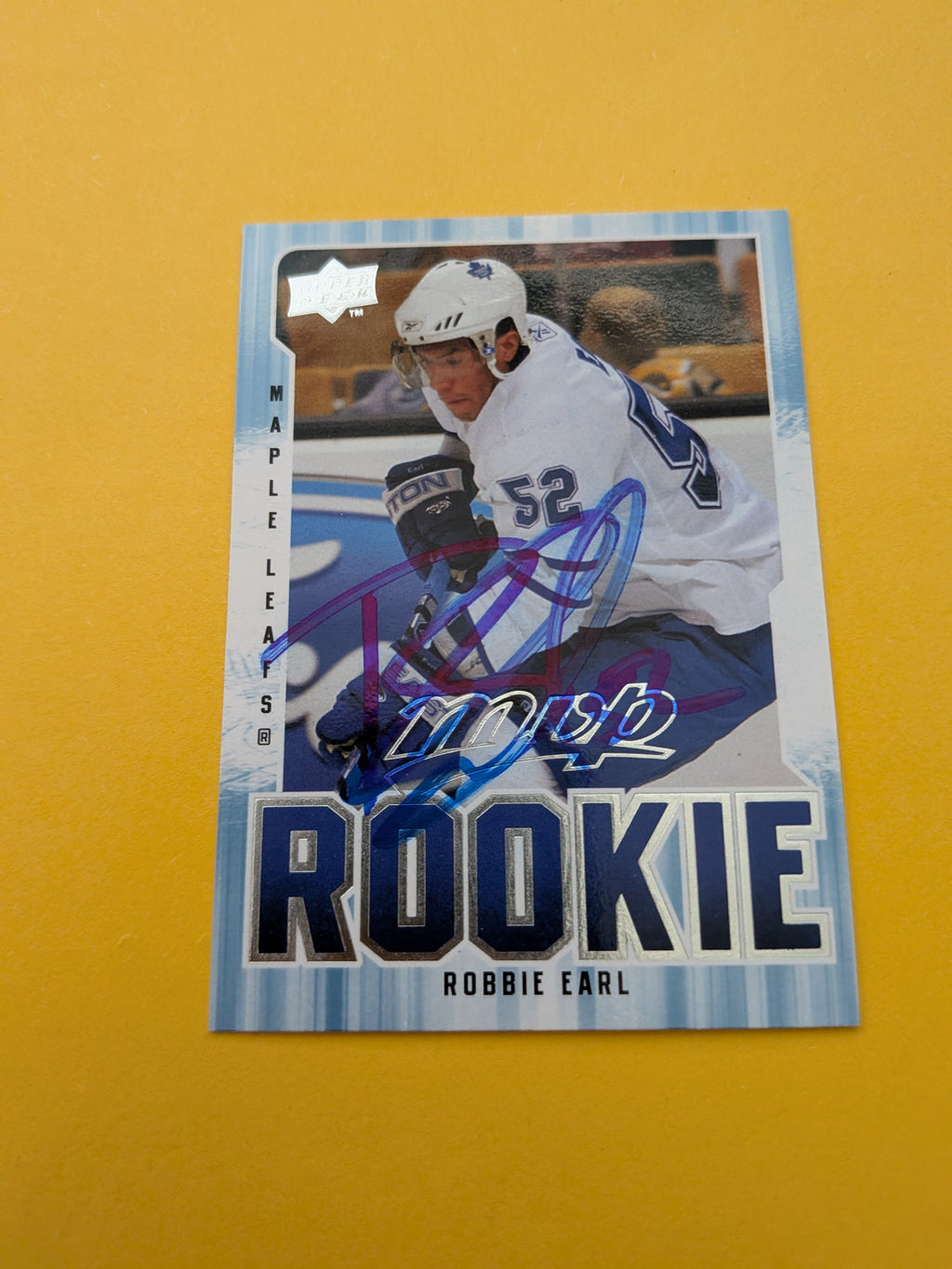 Robbie Earl Signed Toronto Maple Leafs Rookie Card A
