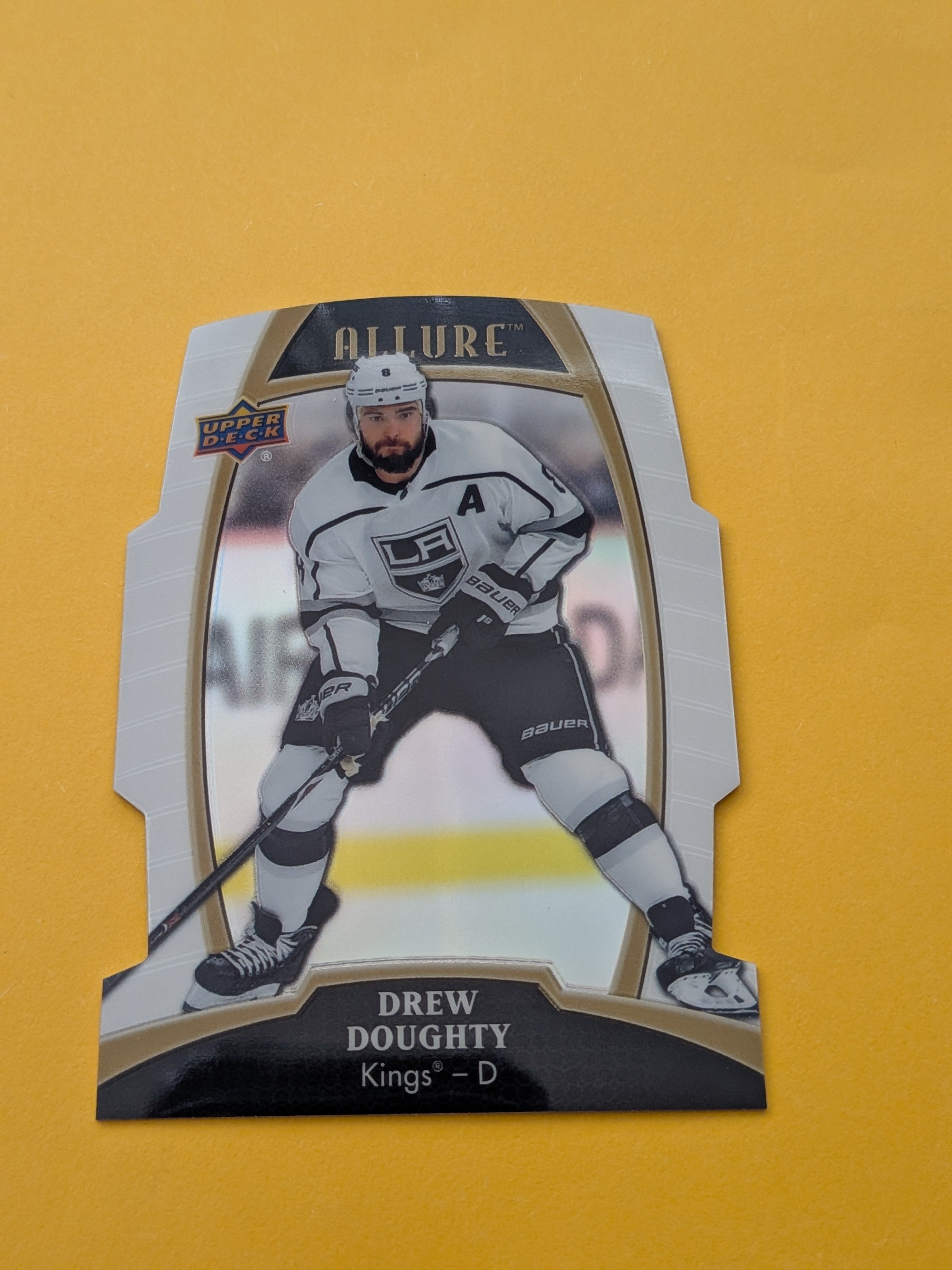 Drew Doughty 19-20 Allure White Rainbow Card