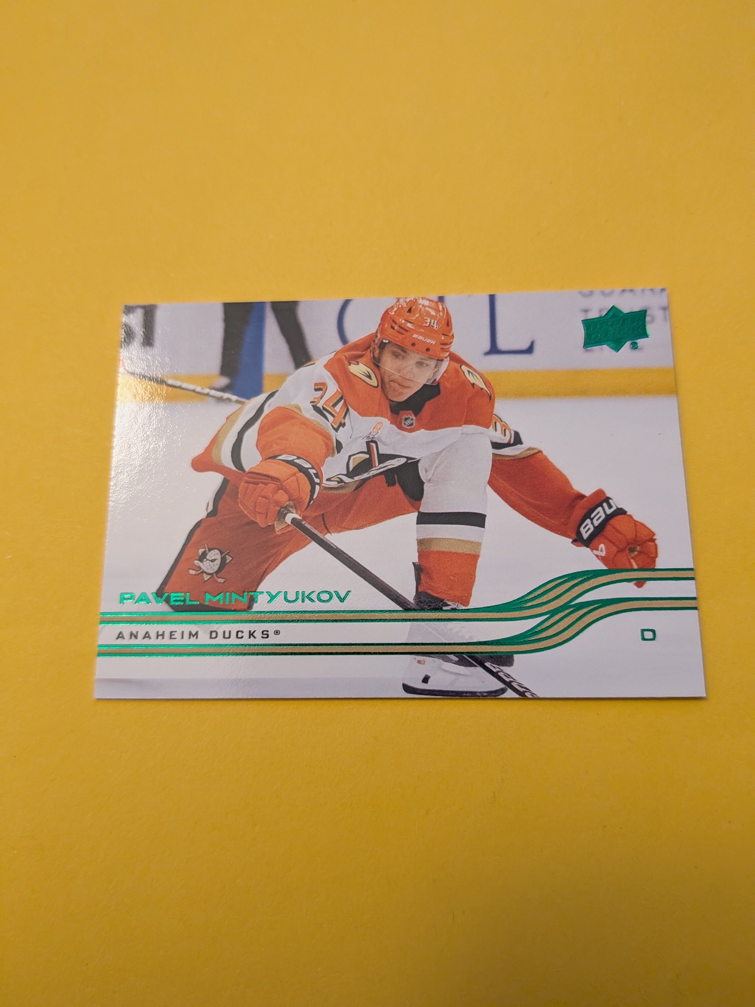 Pavel Mintyukov 25-26 Upper Deck Green Holiday Card