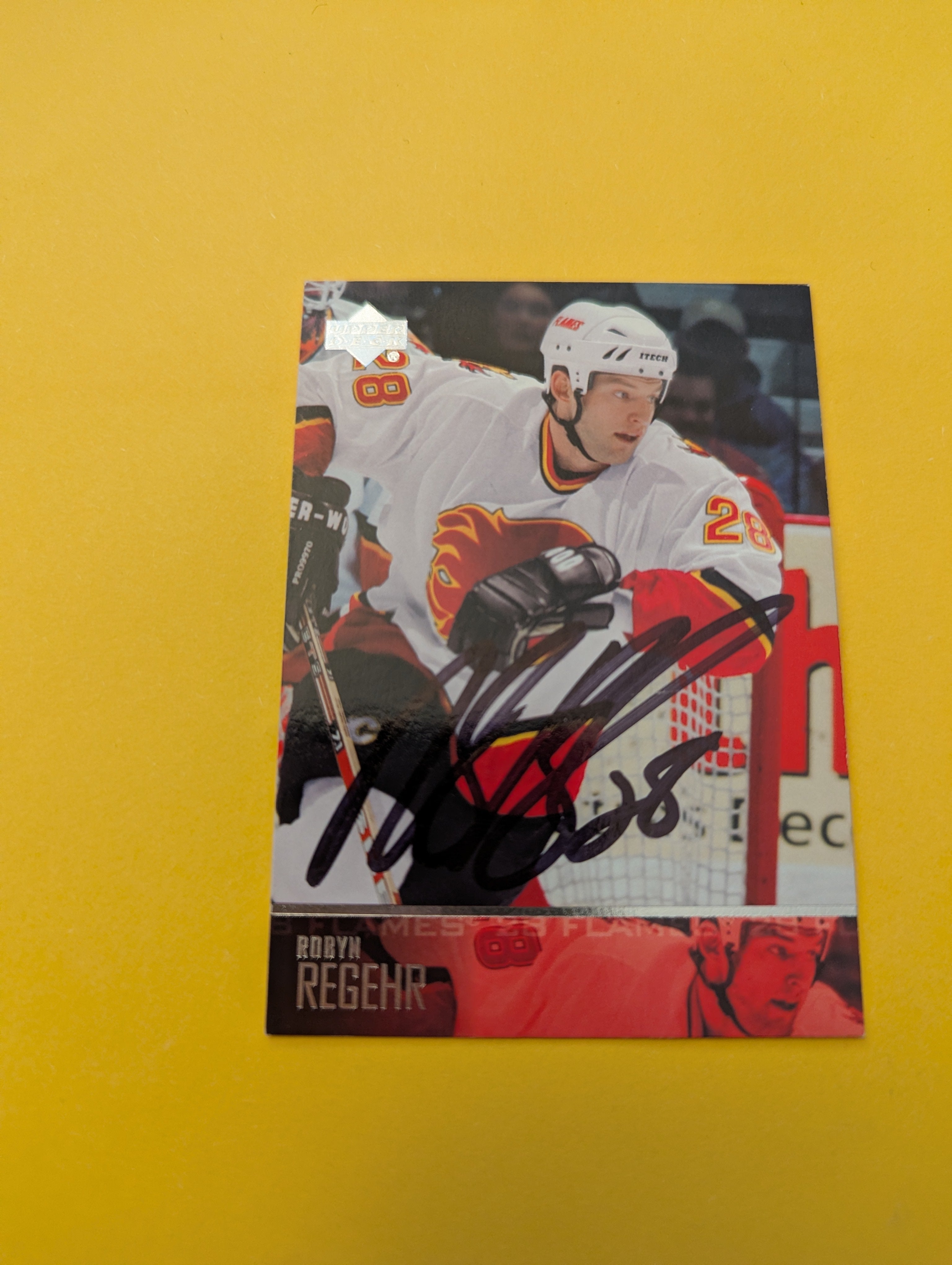 Robyn Regehr Signed Calgary Flames Card