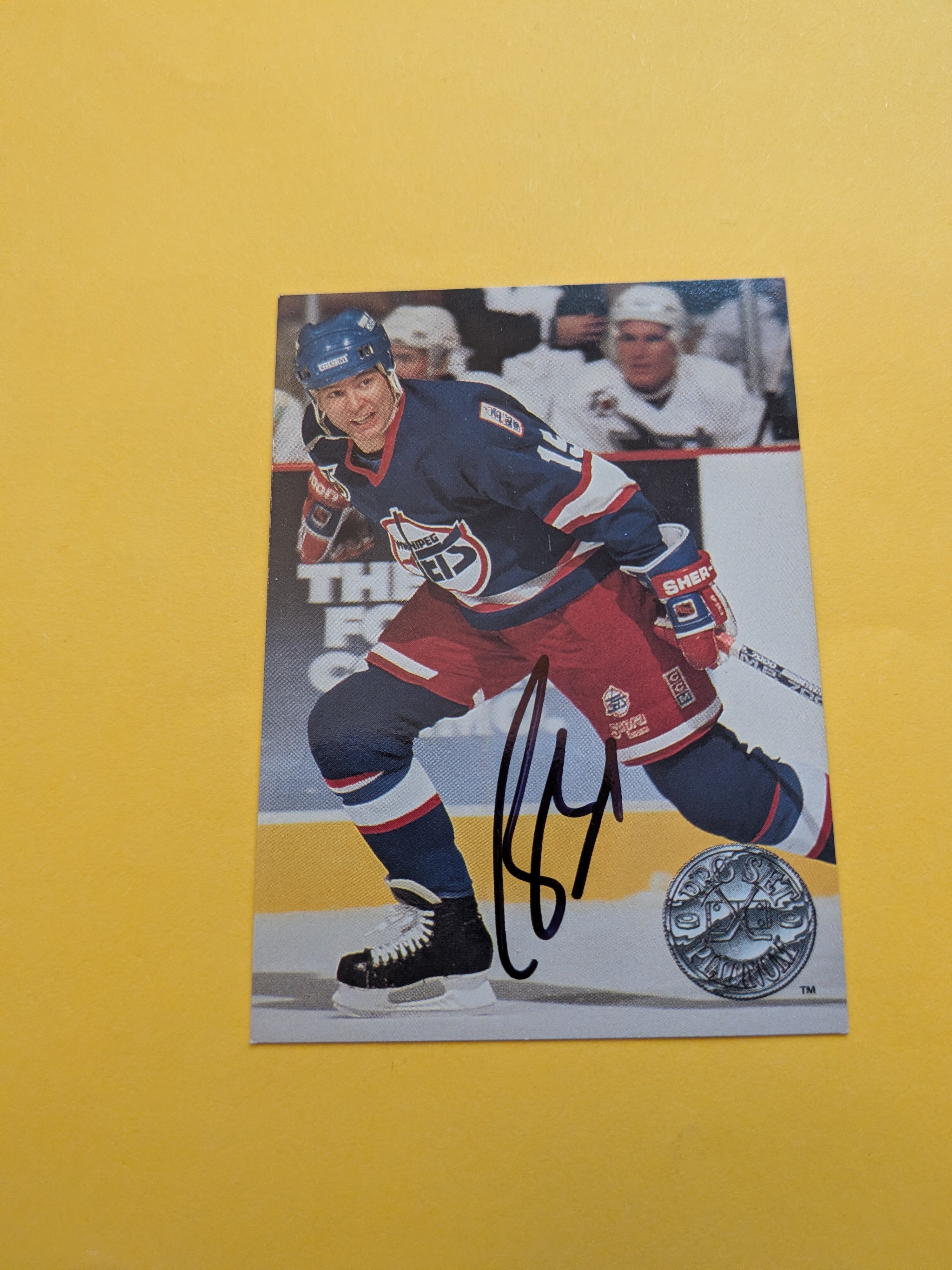 Pat Elynuik Signed Winnipeg Jets Card E