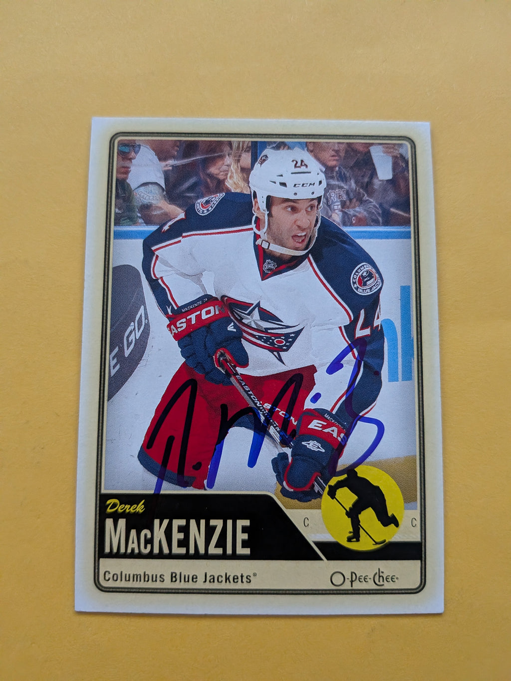 Derek Mackenzie Signed Columbus Blue Jackets Card A