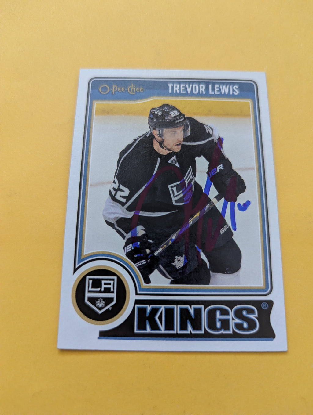 Trevor Lewis Signed Los Angeles Kings Card A