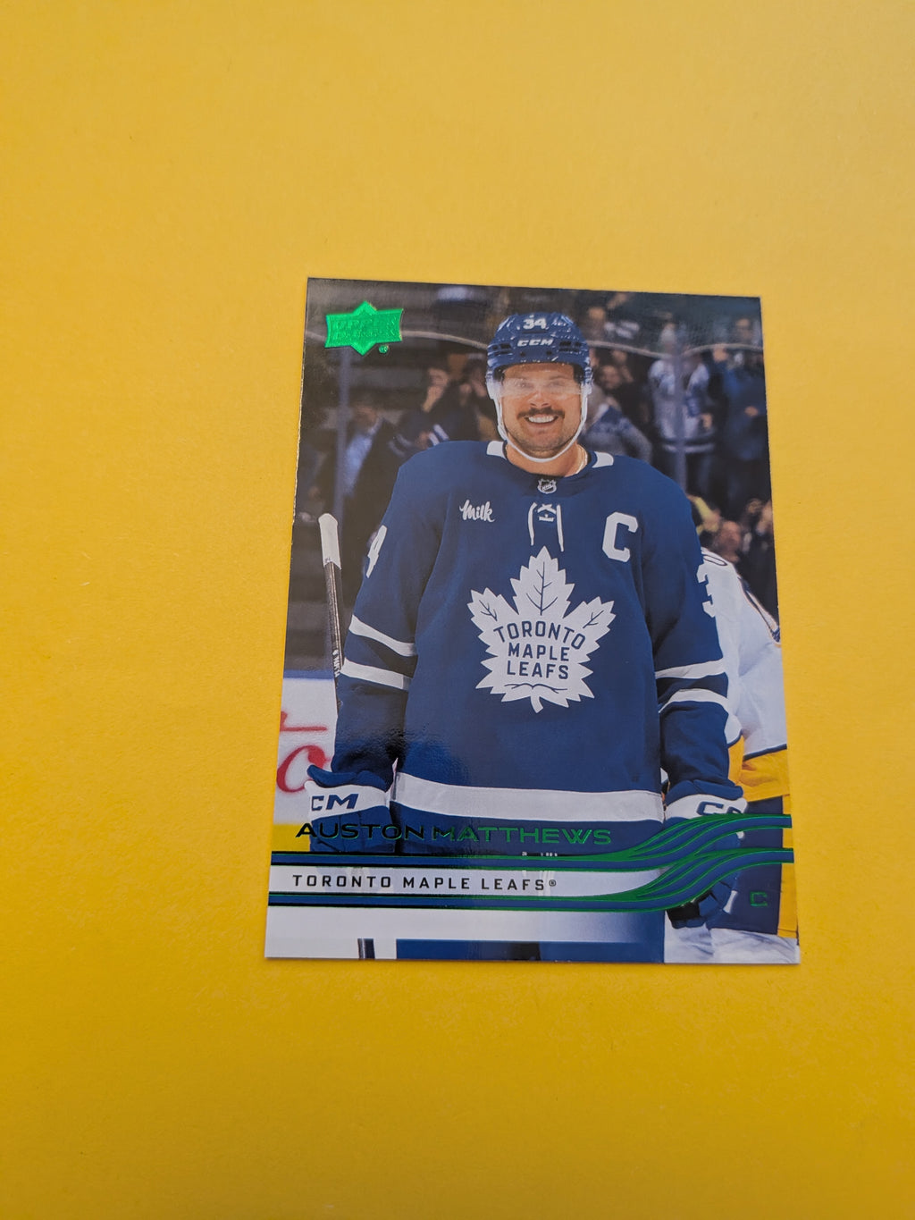 Auston Matthews 25-26 Upper Deck Green Holiday Card