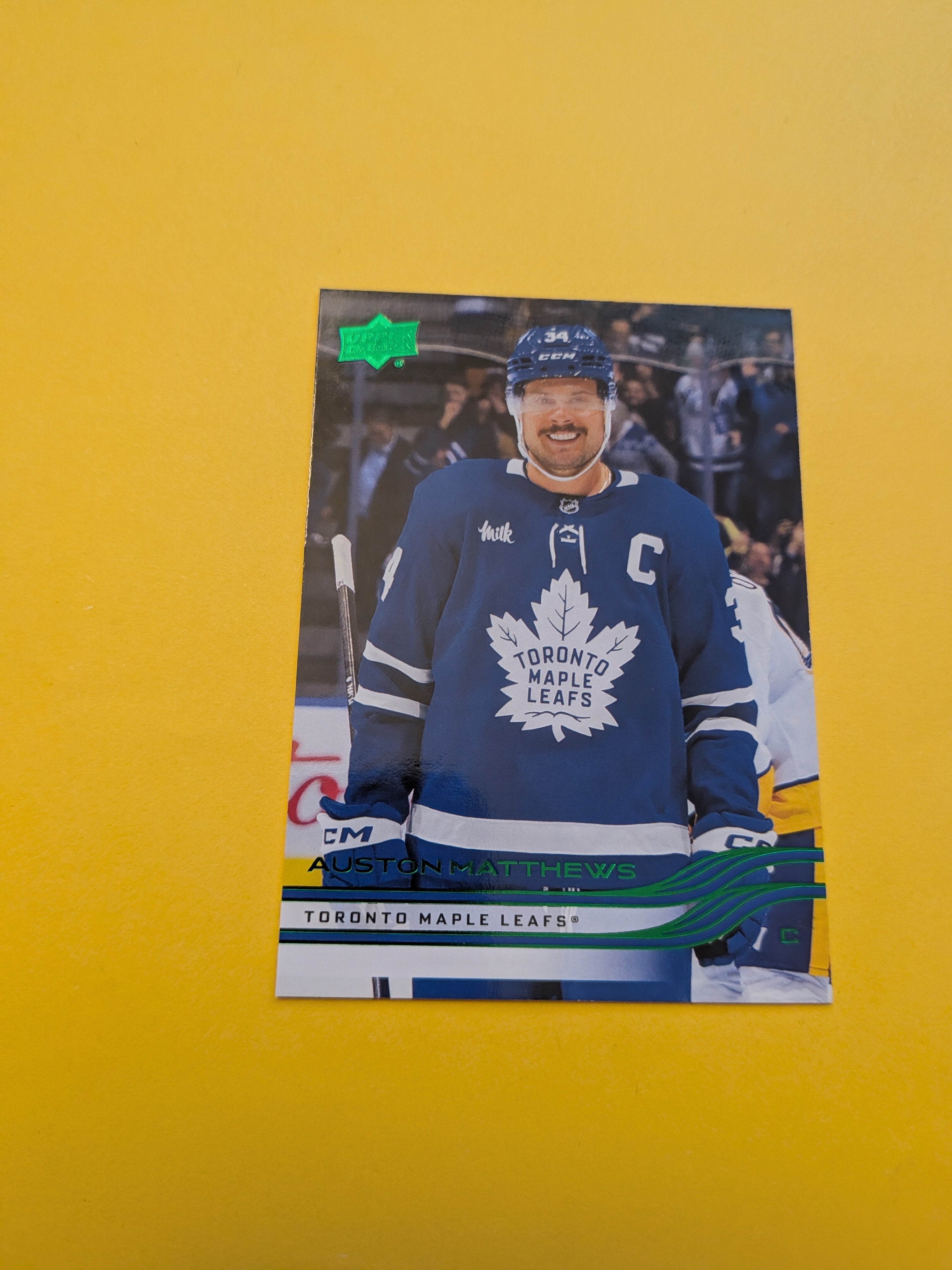 Auston Matthews 25-26 Upper Deck Green Holiday Card