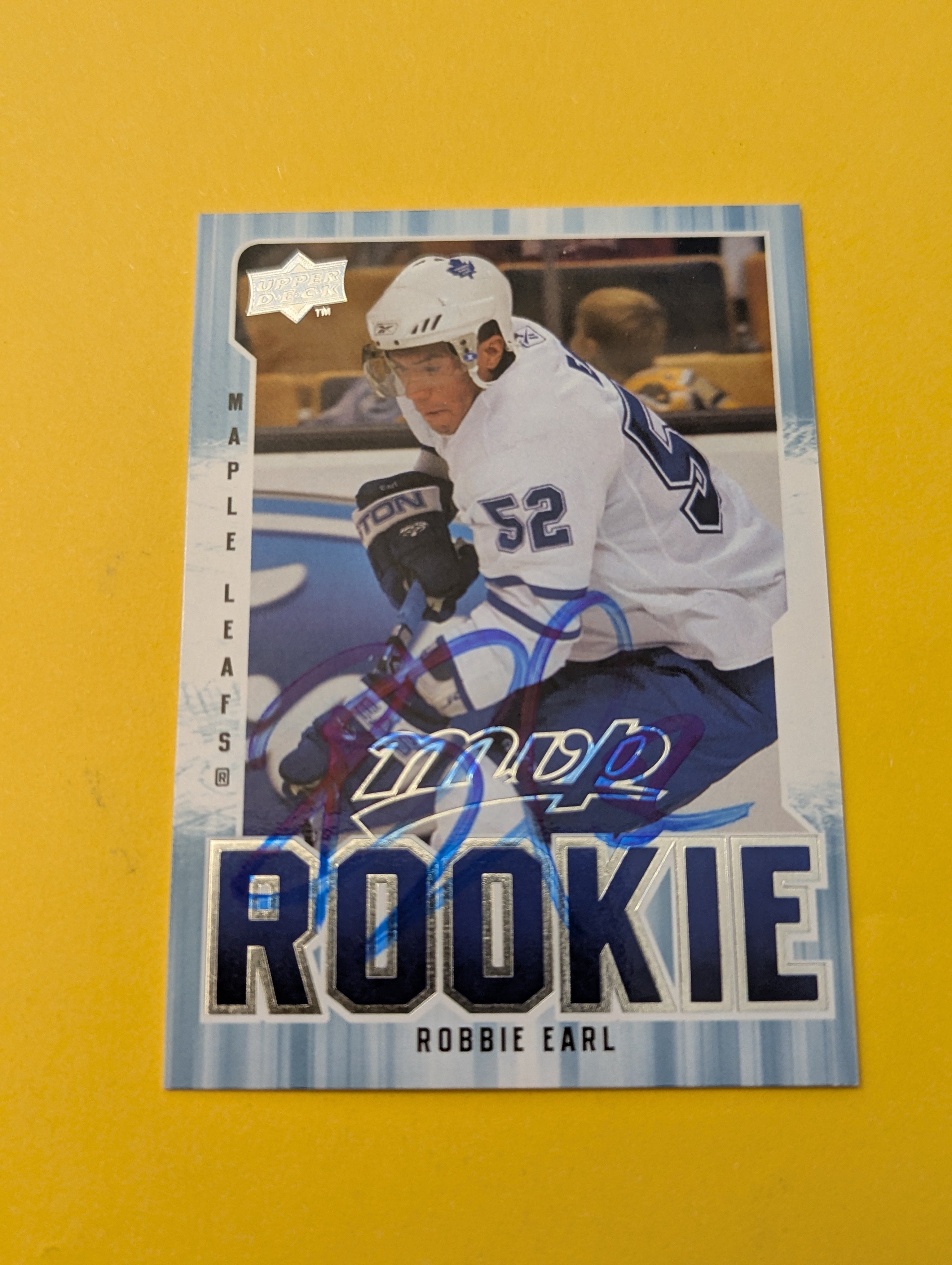 Robbie Earl Signed Toronto Maple Leafs Rookie Card