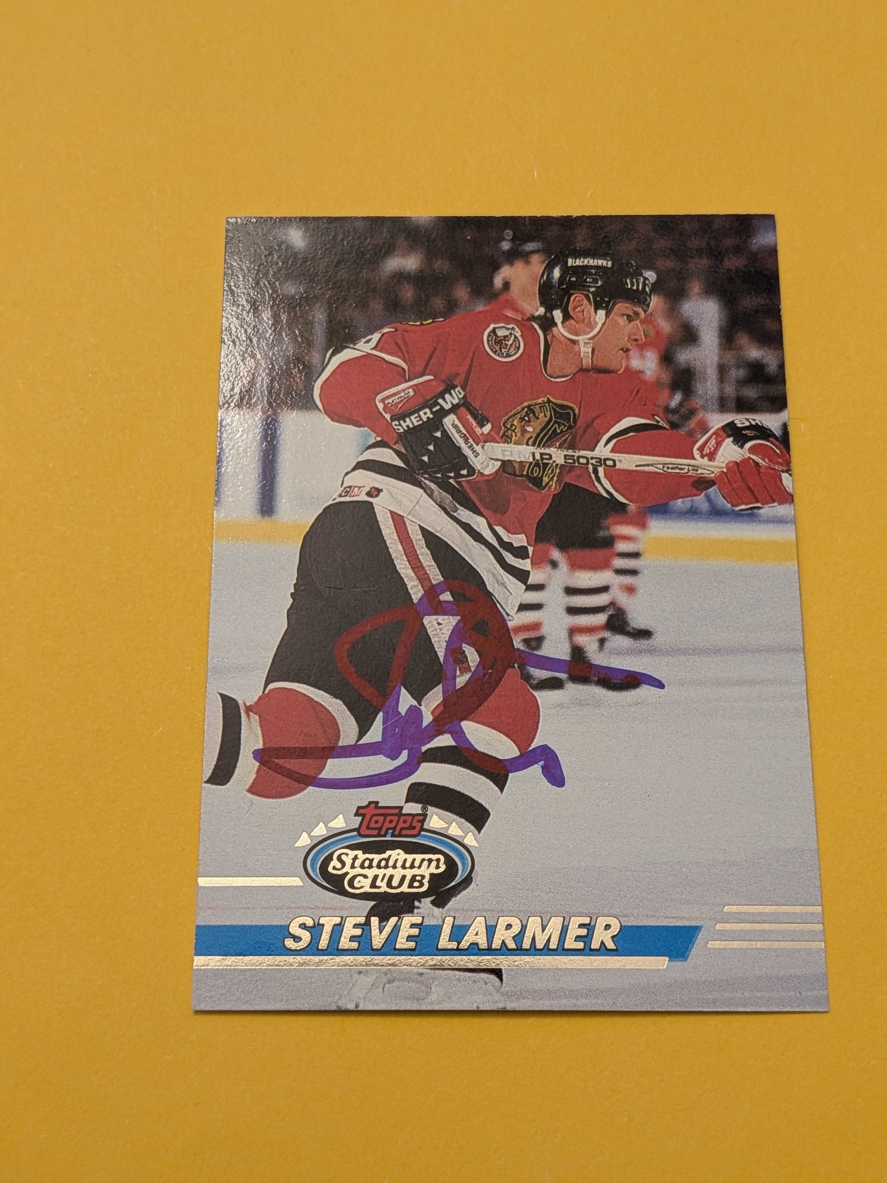 Steve Larmer Signed Chicago Blackhawks Card A