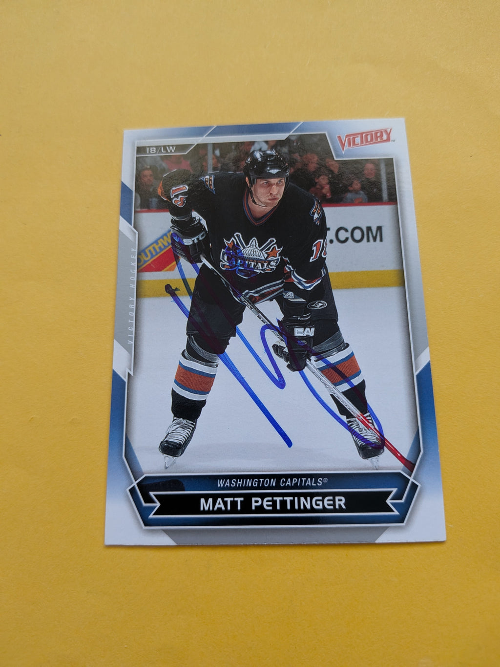 Matt Pettinger Signed Washington Capitals Card F