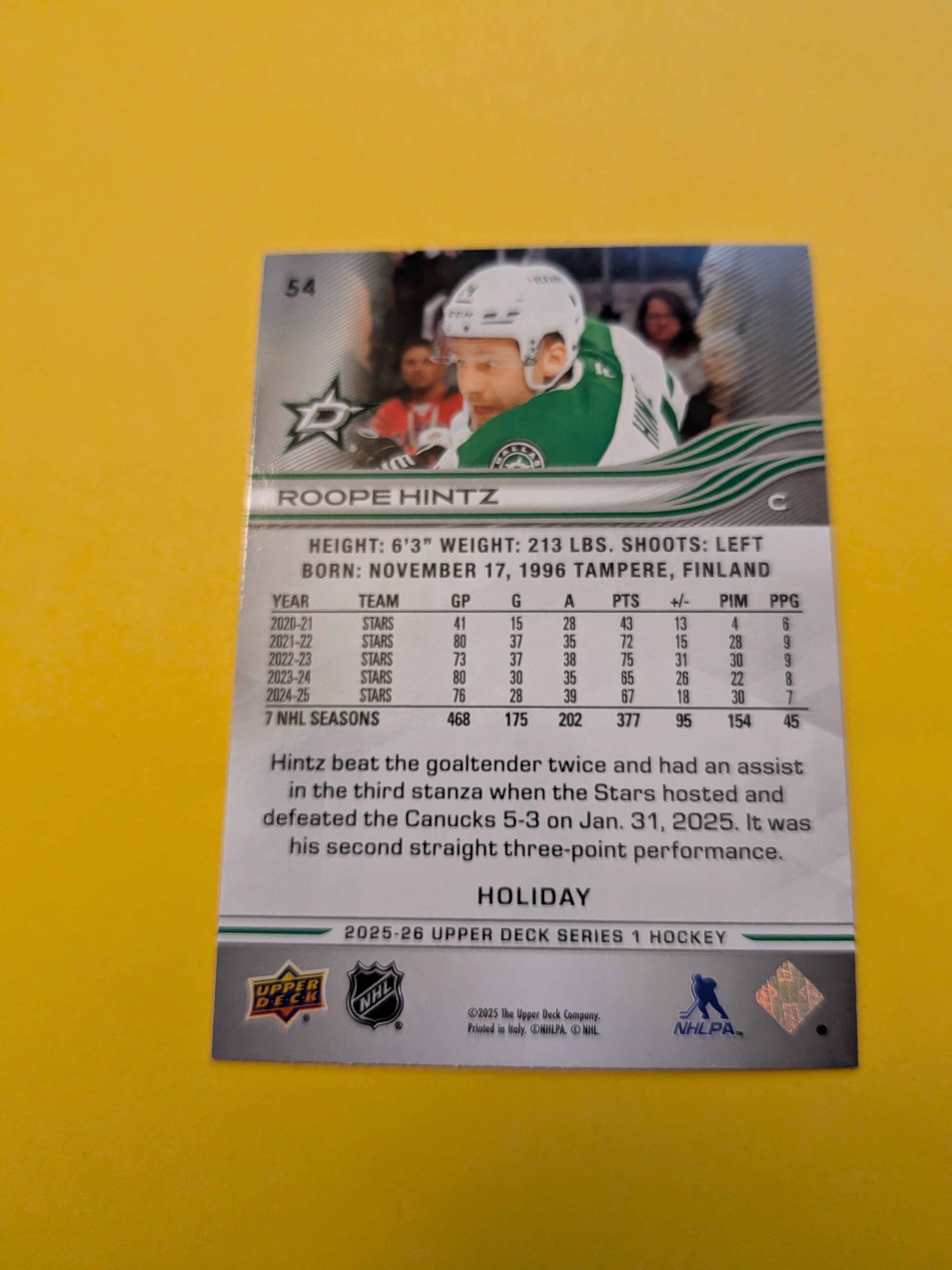 Roope Hintz 25-26 Upper Deck Green Holiday Card
