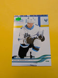 Dylan Guenther 25-26 Upper Deck Green Holiday Card