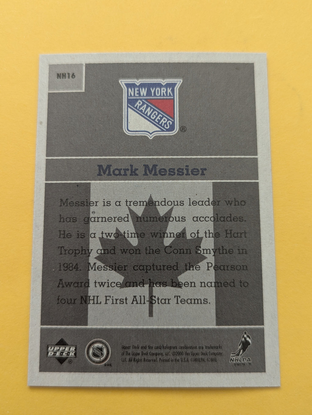 Mark Messier 00-01 Upper Deck Vintage National Heroes Card